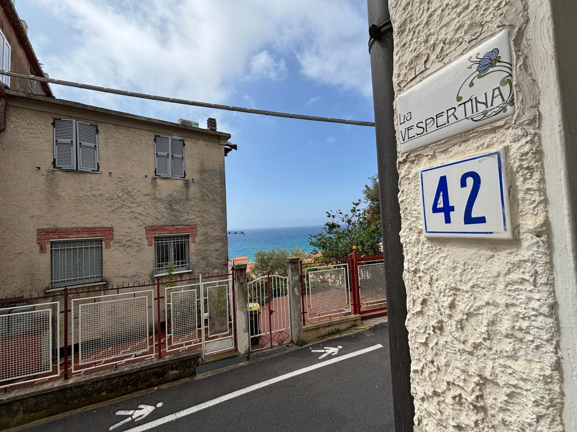 La Vespertina Bike&Sea Apartment Finale Ligure Bagian luar foto